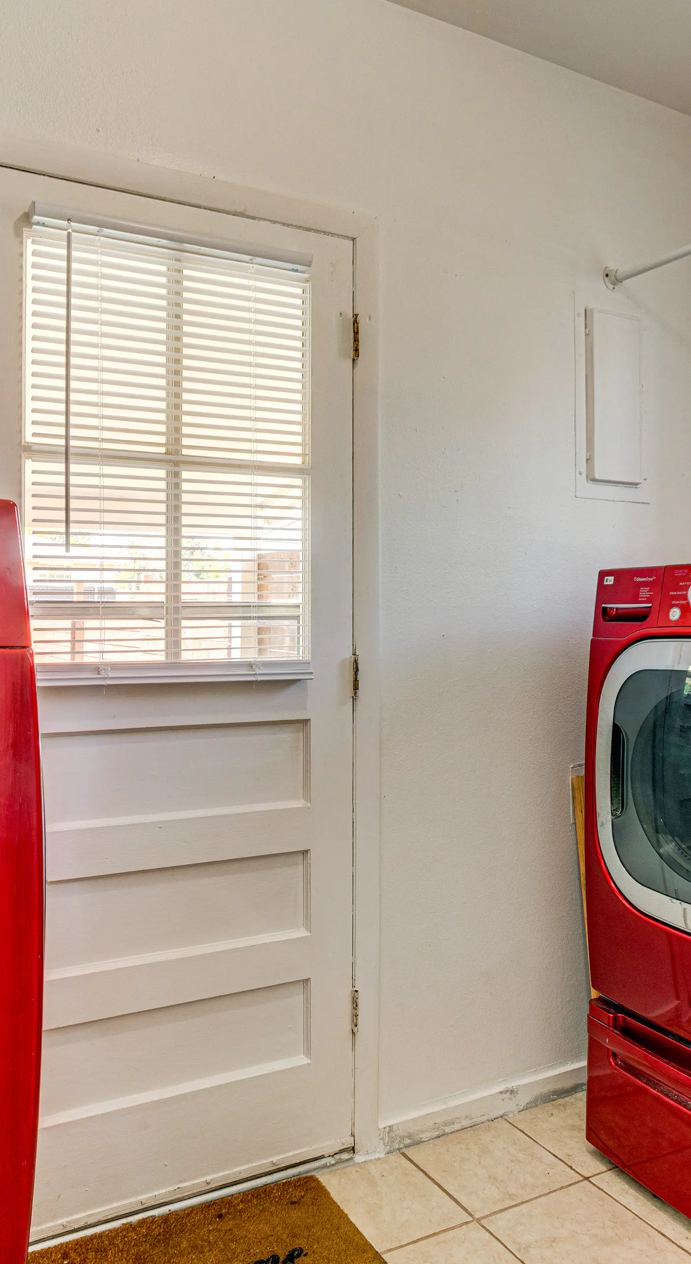 2 Mi to Hospitals: Home w/ Private Yard in Aurora