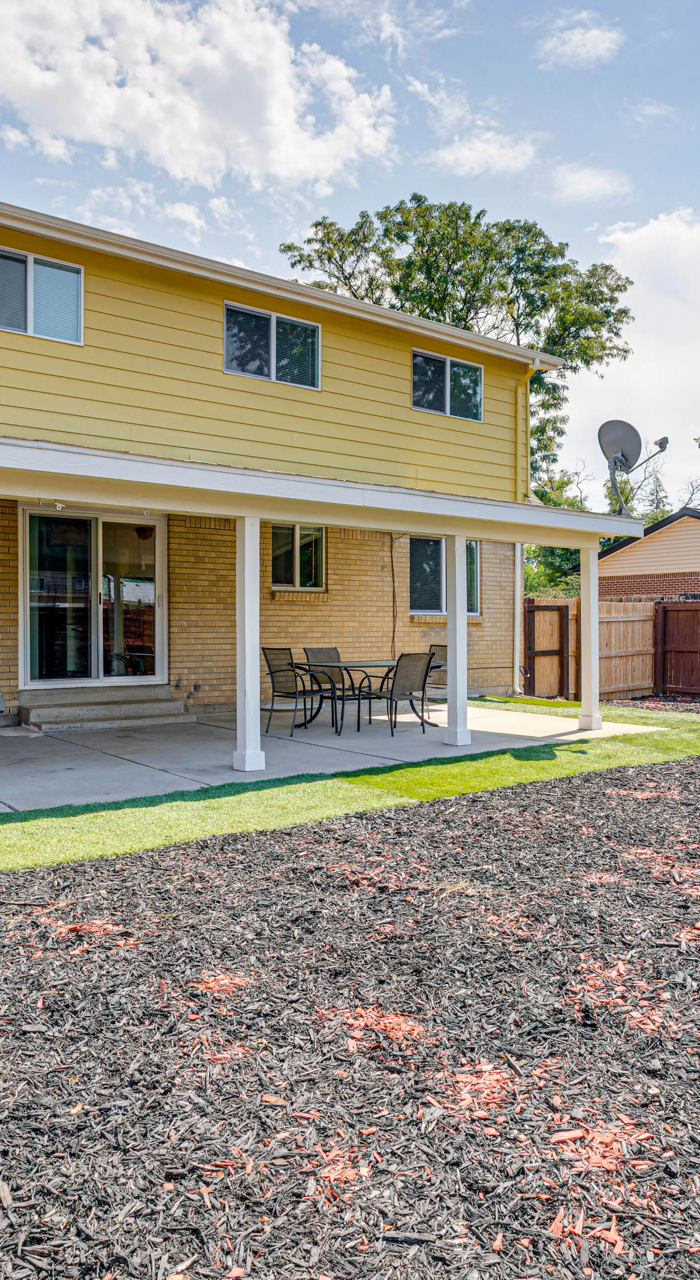 2 Mi to Hospitals: Home w/ Private Yard in Aurora