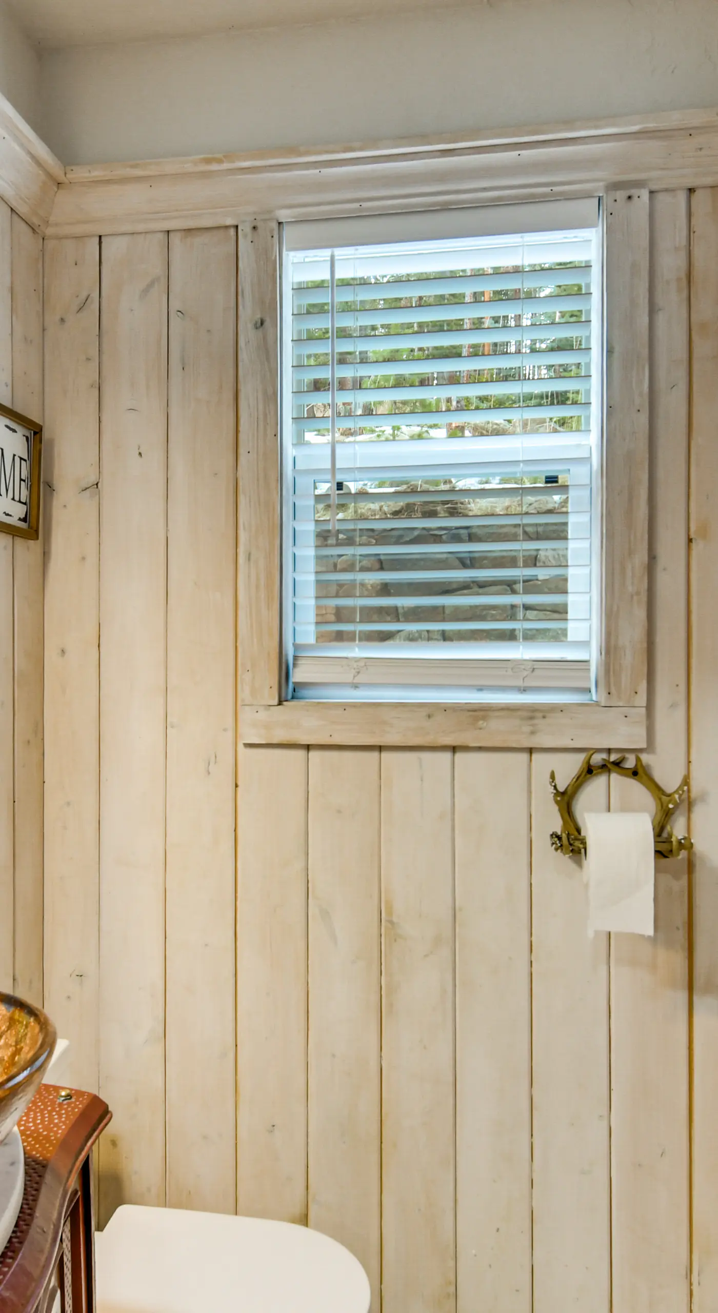 Wooded Retreat w/ Private Hot Tub in Evergreen