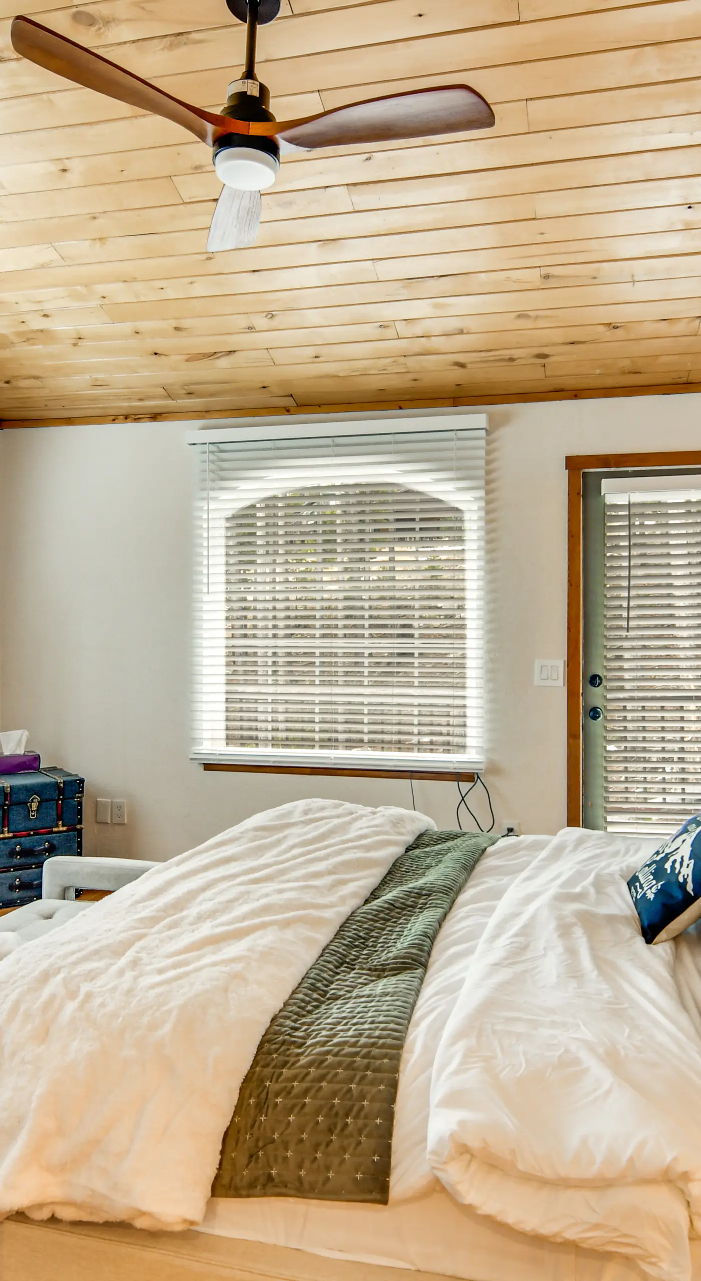 Wooded Retreat w/ Private Hot Tub in Evergreen