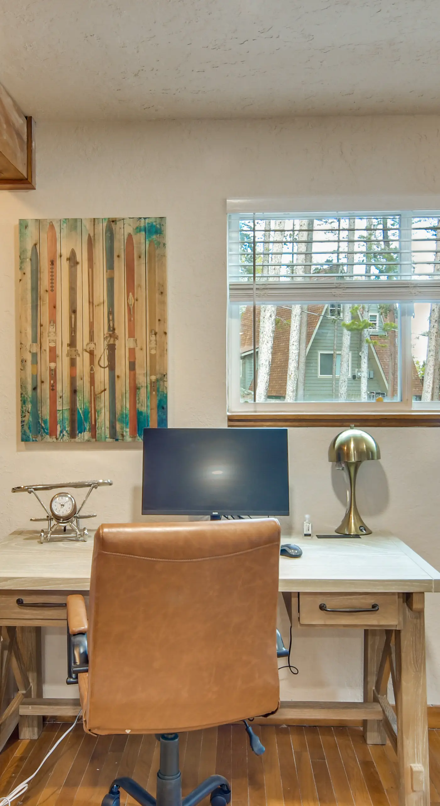 Wooded Retreat w/ Private Hot Tub in Evergreen