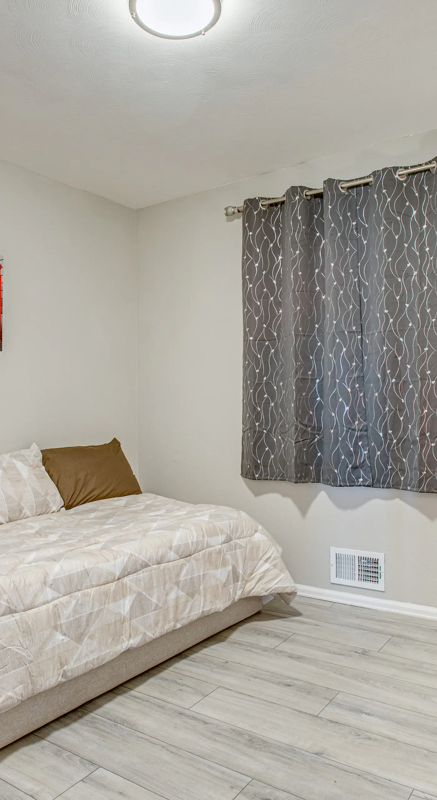 Hot Tub, Fire Pit! Group-Ready Stay Near Denver