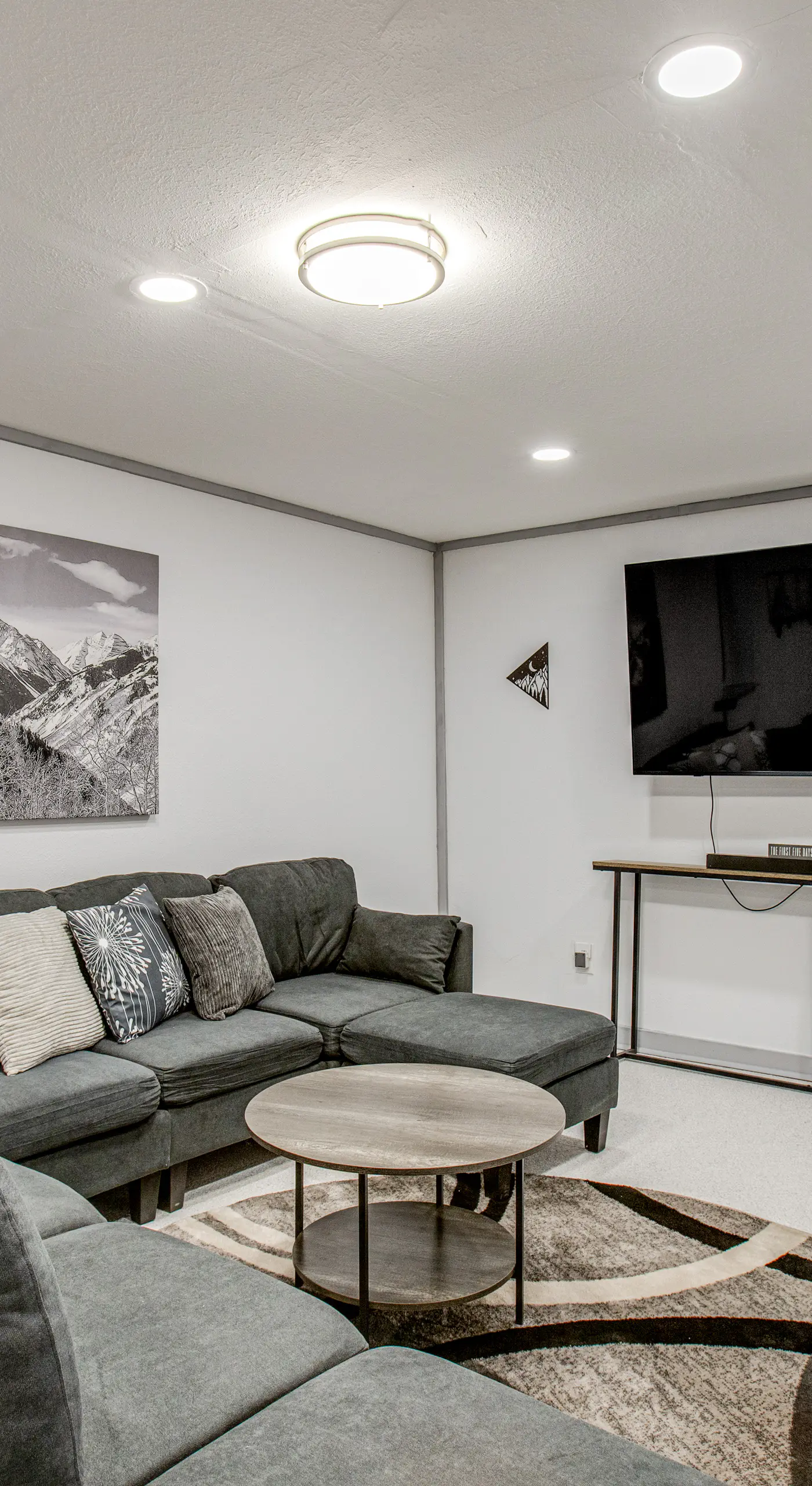 Hot Tub, Fire Pit! Group-Ready Stay Near Denver