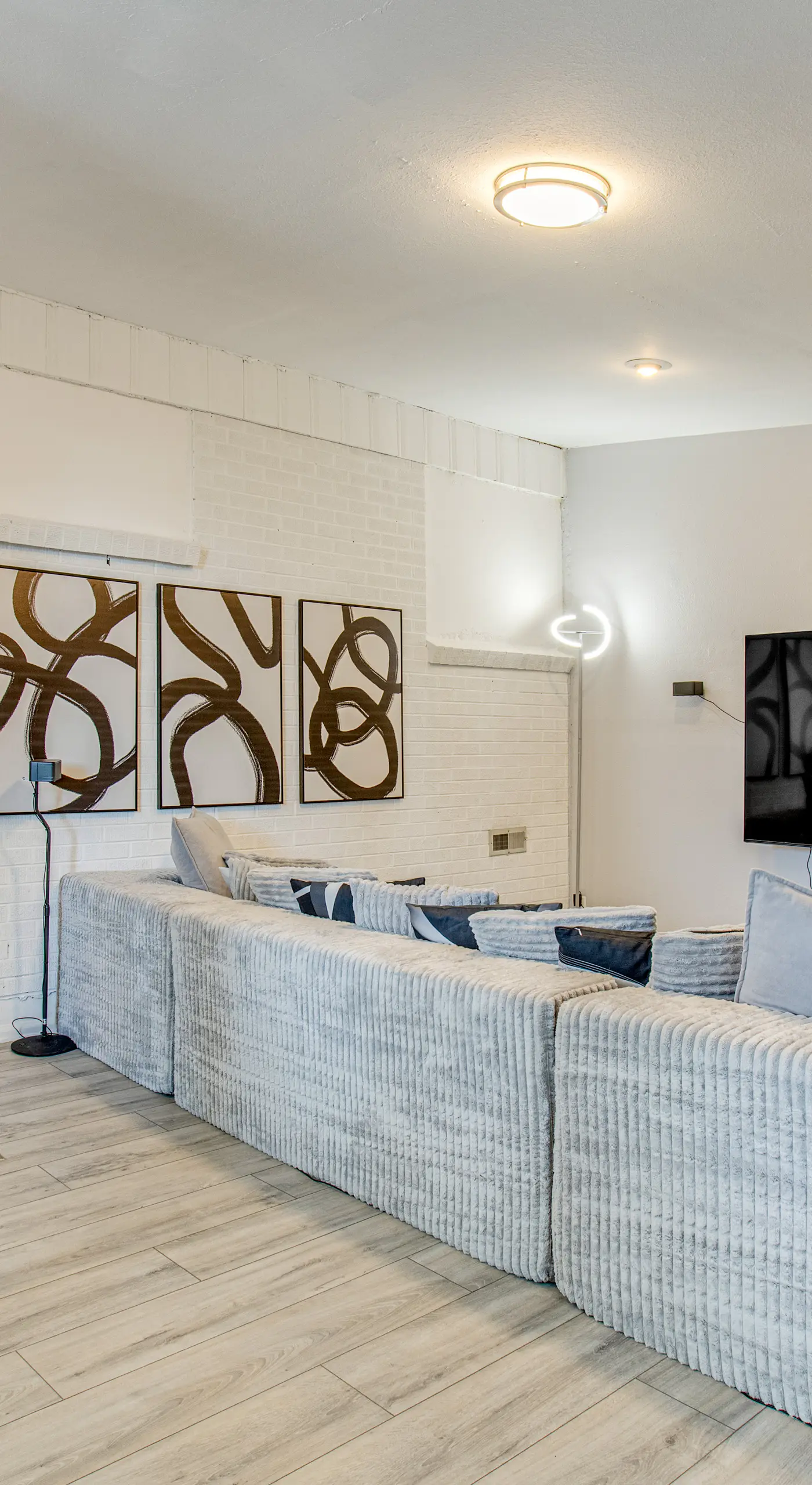 Hot Tub, Fire Pit! Group-Ready Stay Near Denver