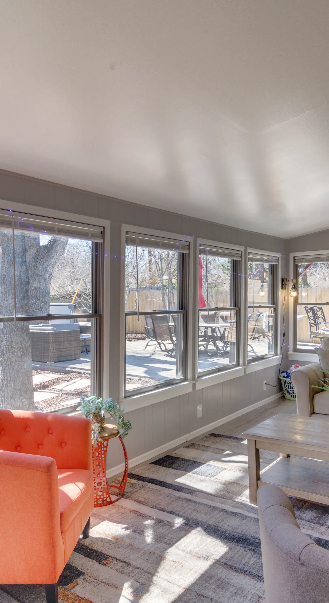 BBQ, Hot Tub, Patio, Sunroom + Games!
