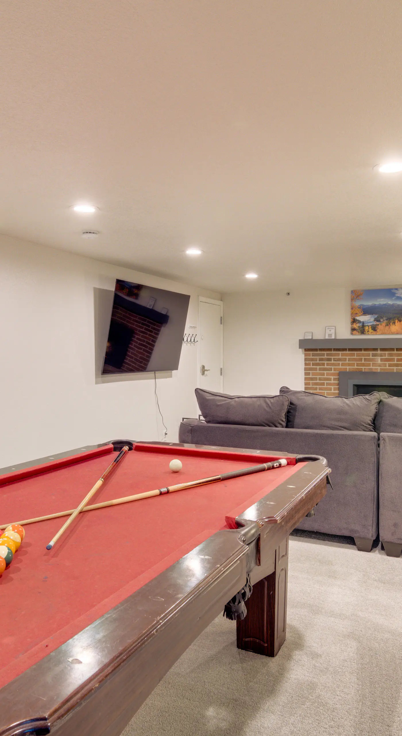 Hot Tub, Pool Table, Fireplace, Sunny Patio