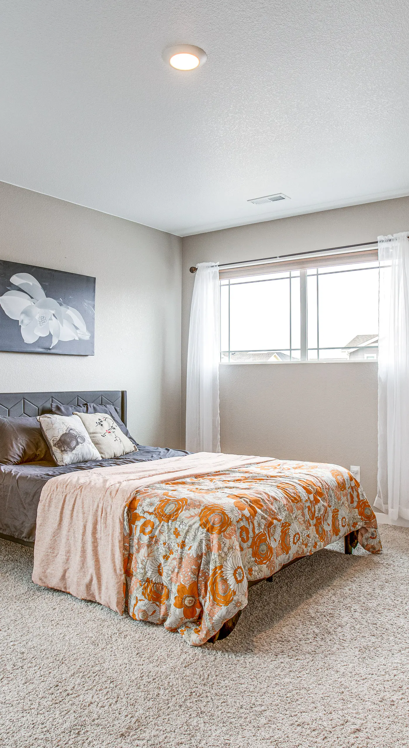 Perfect for Families! Quiet Aurora Home