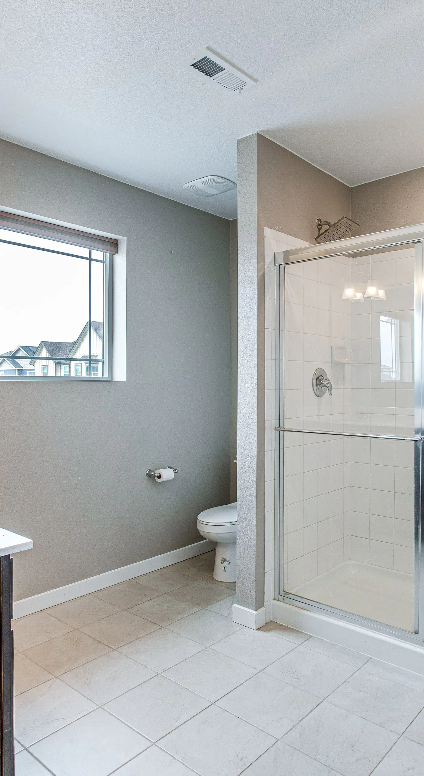 Perfect for Families! Quiet Aurora Home