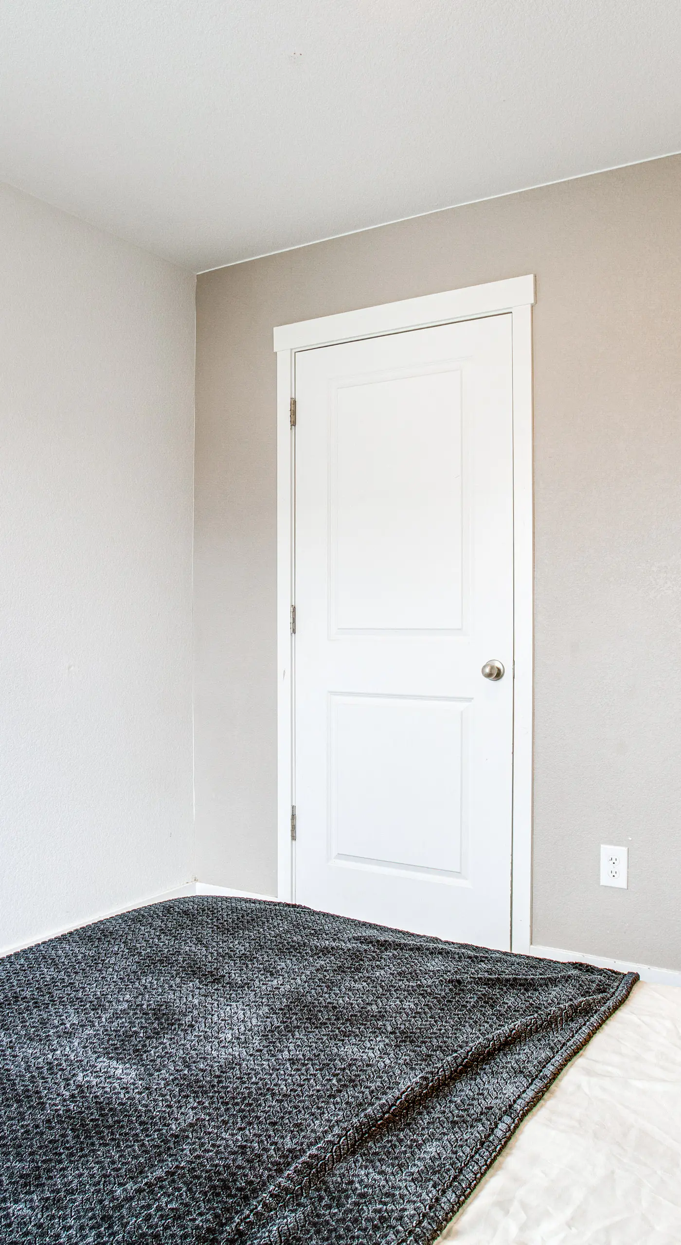 Perfect for Families! Quiet Aurora Home