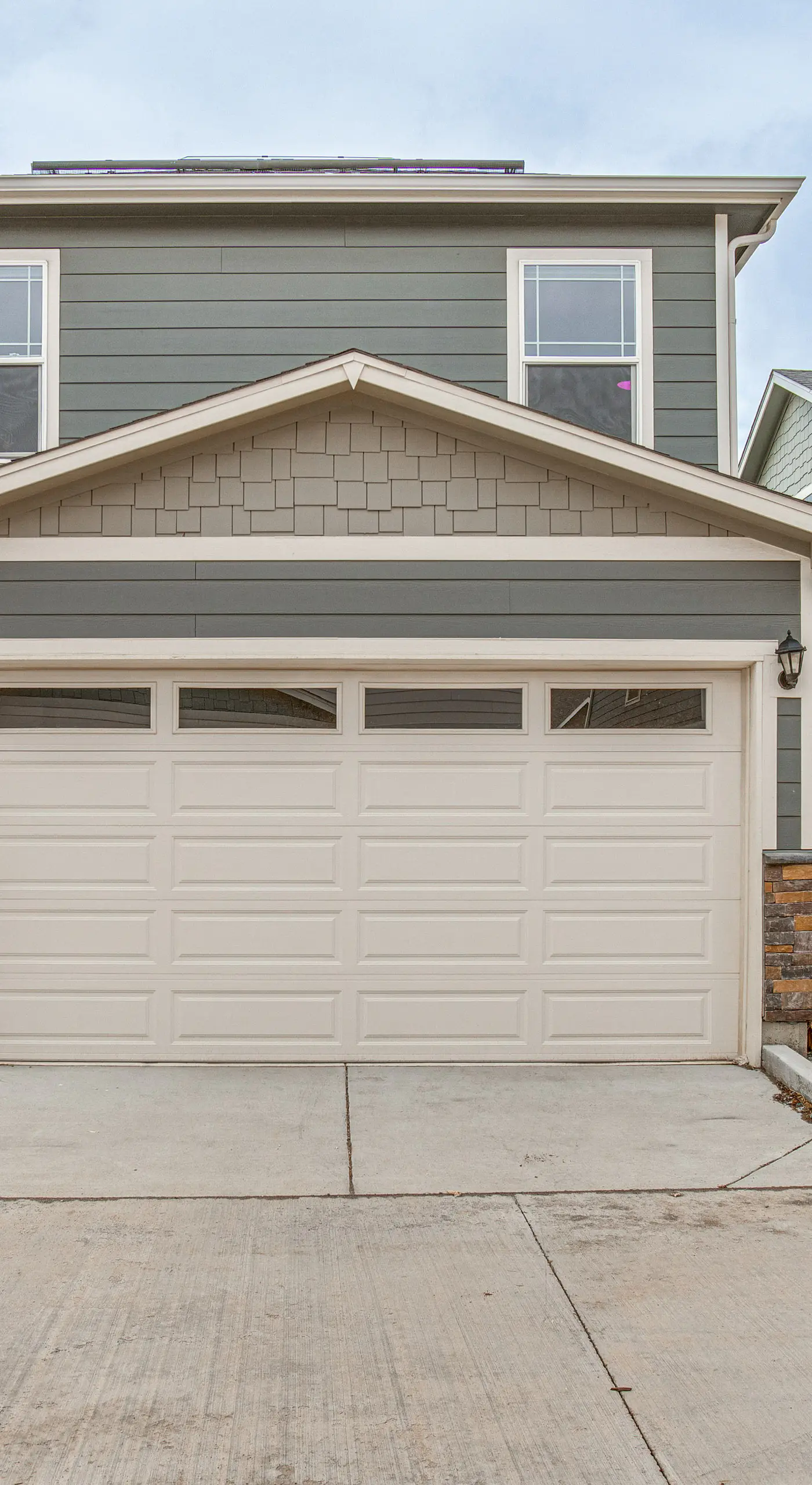 Perfect for Families! Quiet Aurora Home