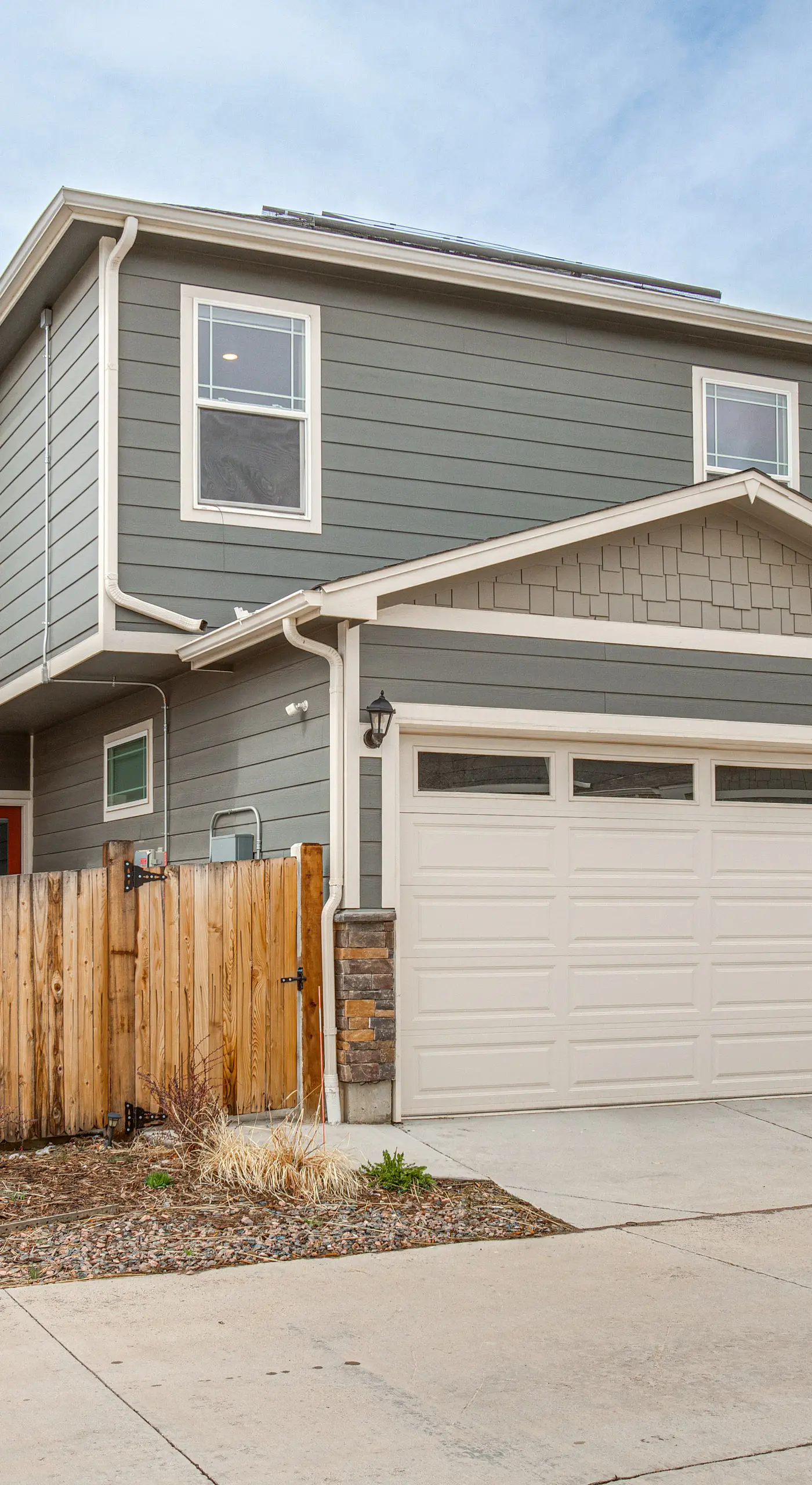 Perfect for Families! Quiet Aurora Home