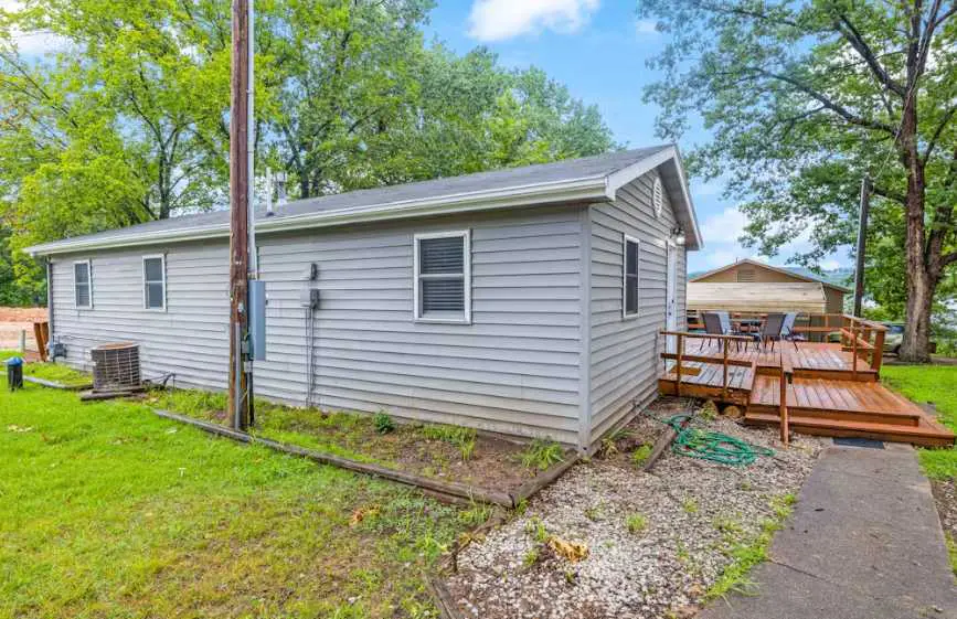 Secluded 2BR Cabin - Community Dock - Lake Access