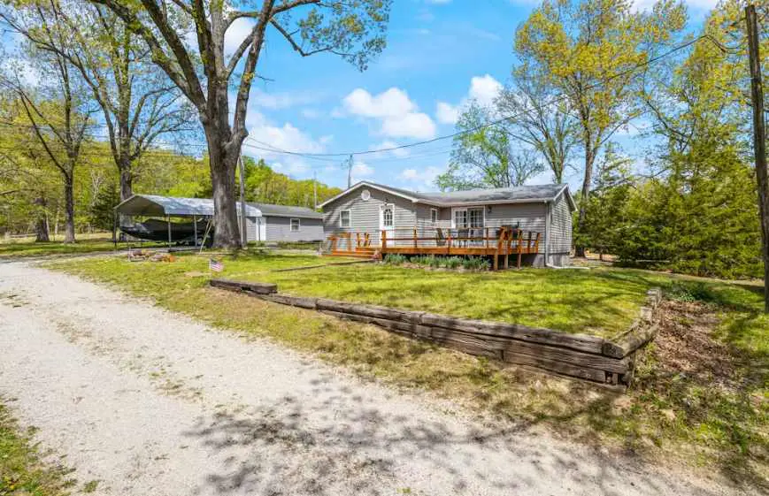 Secluded 2BR Cabin - Community Dock - Lake Access