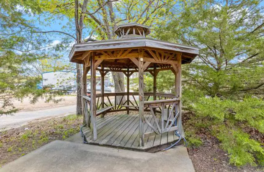 Secluded 2BR Cabin - Community Dock - Lake Access