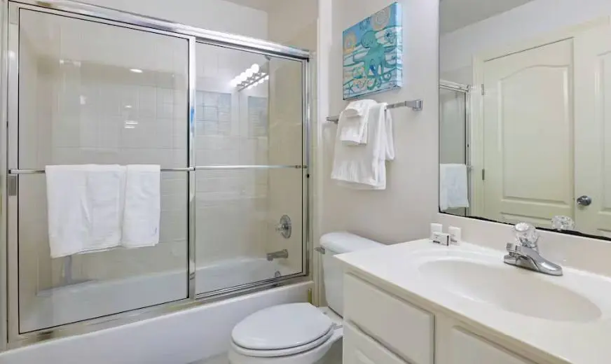 Serene 3BR Condo - Waterfront POOL - Lake Ozark