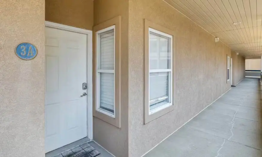 Serene 3BR Condo - Waterfront POOL - Lake Ozark