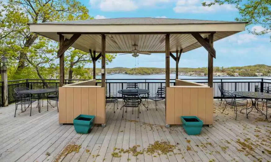 Serene 3BR Condo - Waterfront POOL - Lake Ozark