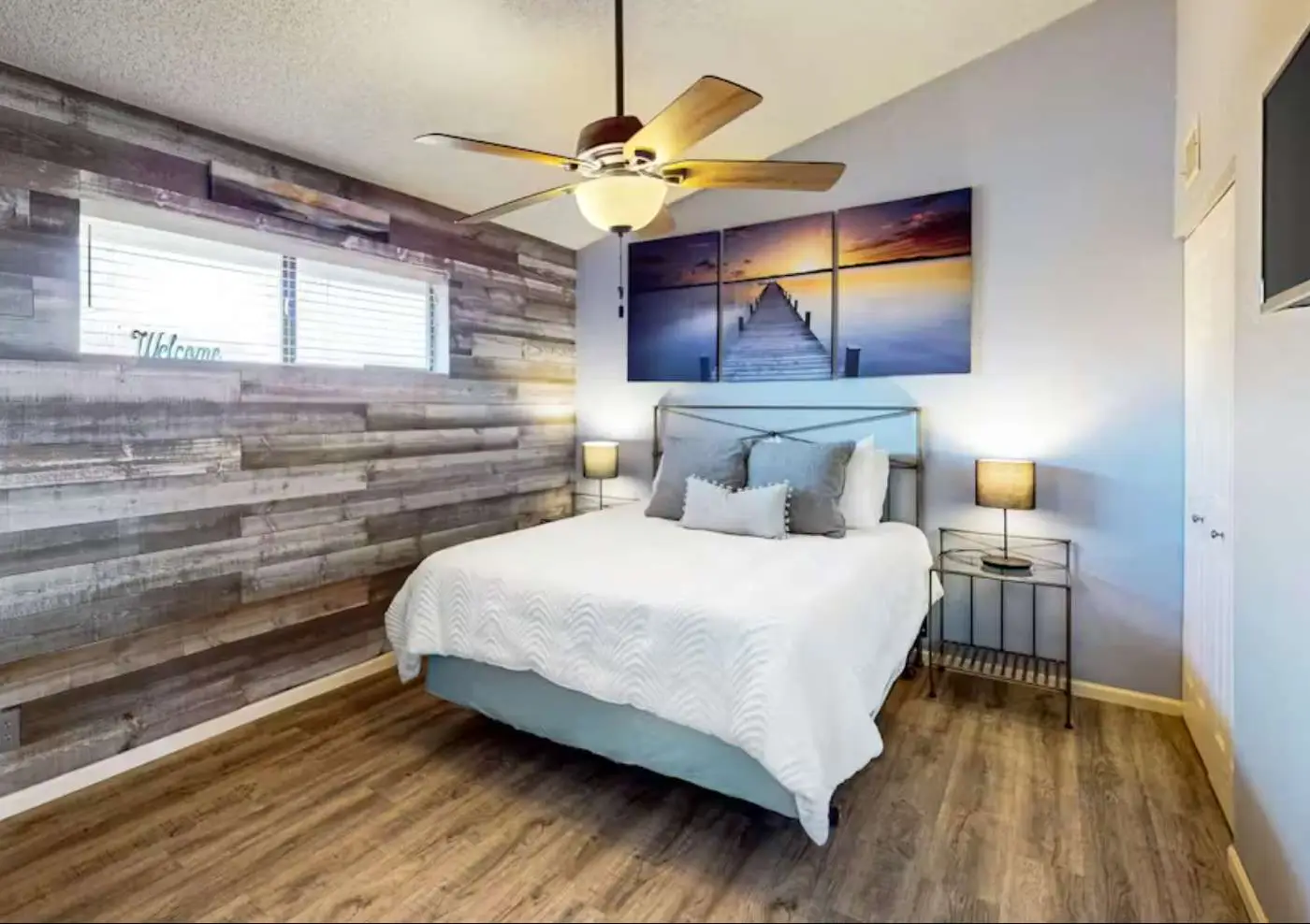 Charming 1BR Condo - Top Floor - LAKE VIEW