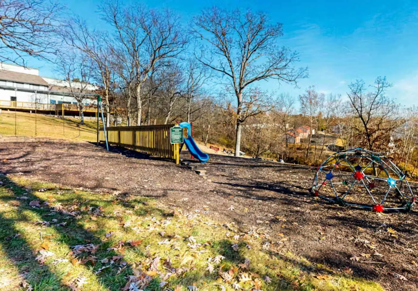 Charming 1BR Condo - Top Floor - LAKE VIEW