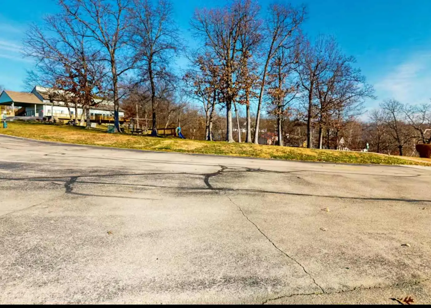 Charming 1BR Condo - Top Floor - LAKE VIEW