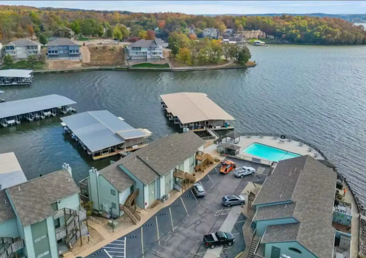 Charming 1BR Condo - Top Floor - LAKE VIEW