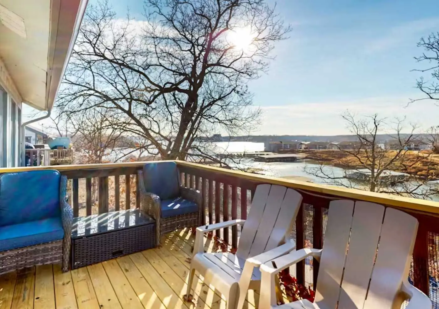 Charming 1BR Condo - Top Floor - LAKE VIEW