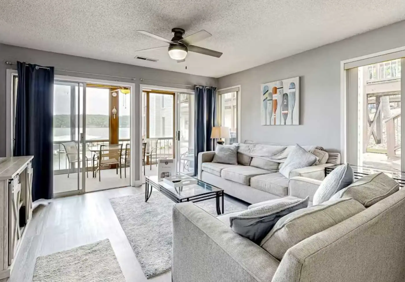 Serene 2BR Condo - Lake Views - Community Pool