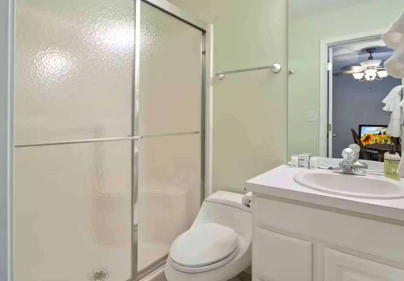 Bright 4BR Condo - Lake View - GAS FIREPLACE