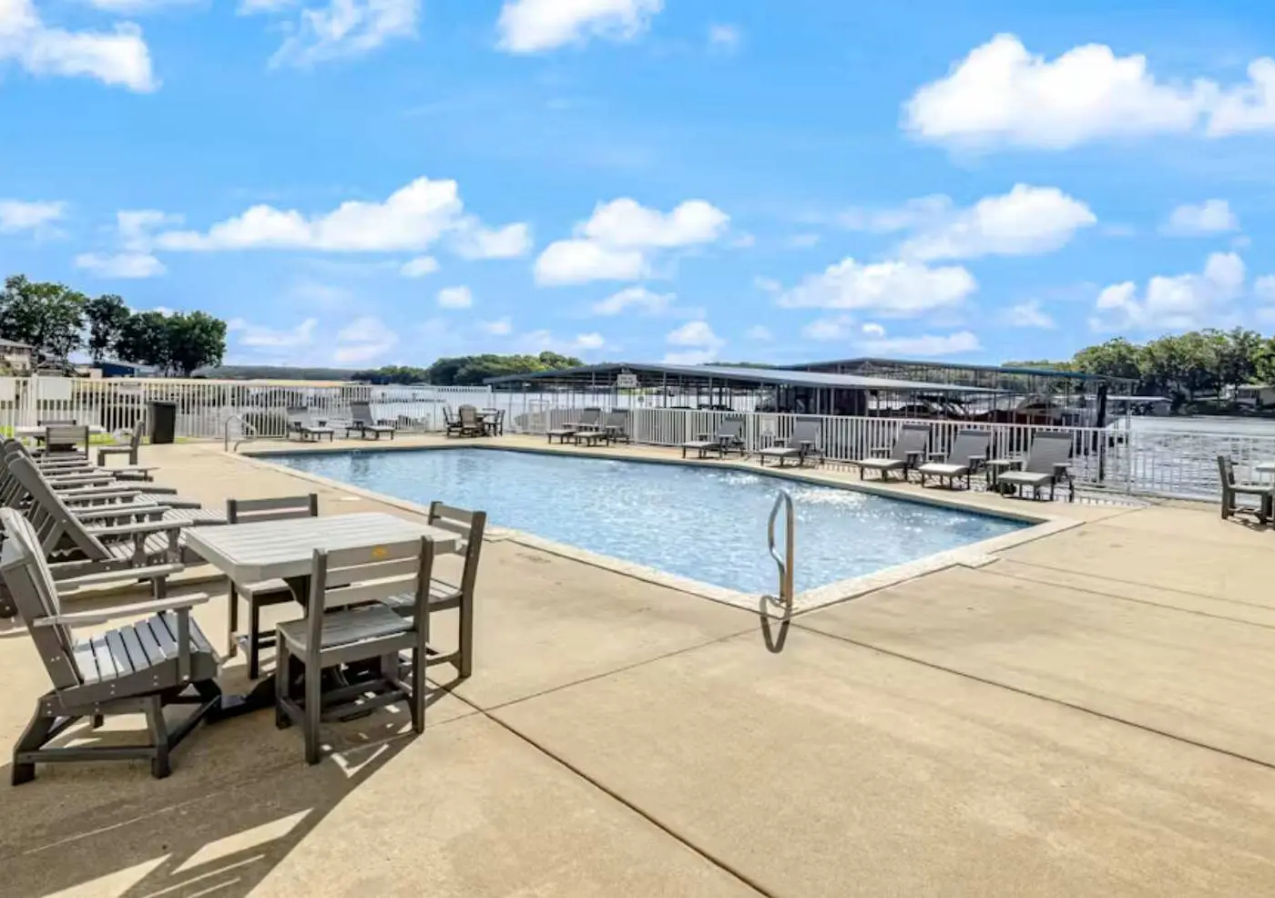 Bright 4BR Condo - Lake View - GAS FIREPLACE