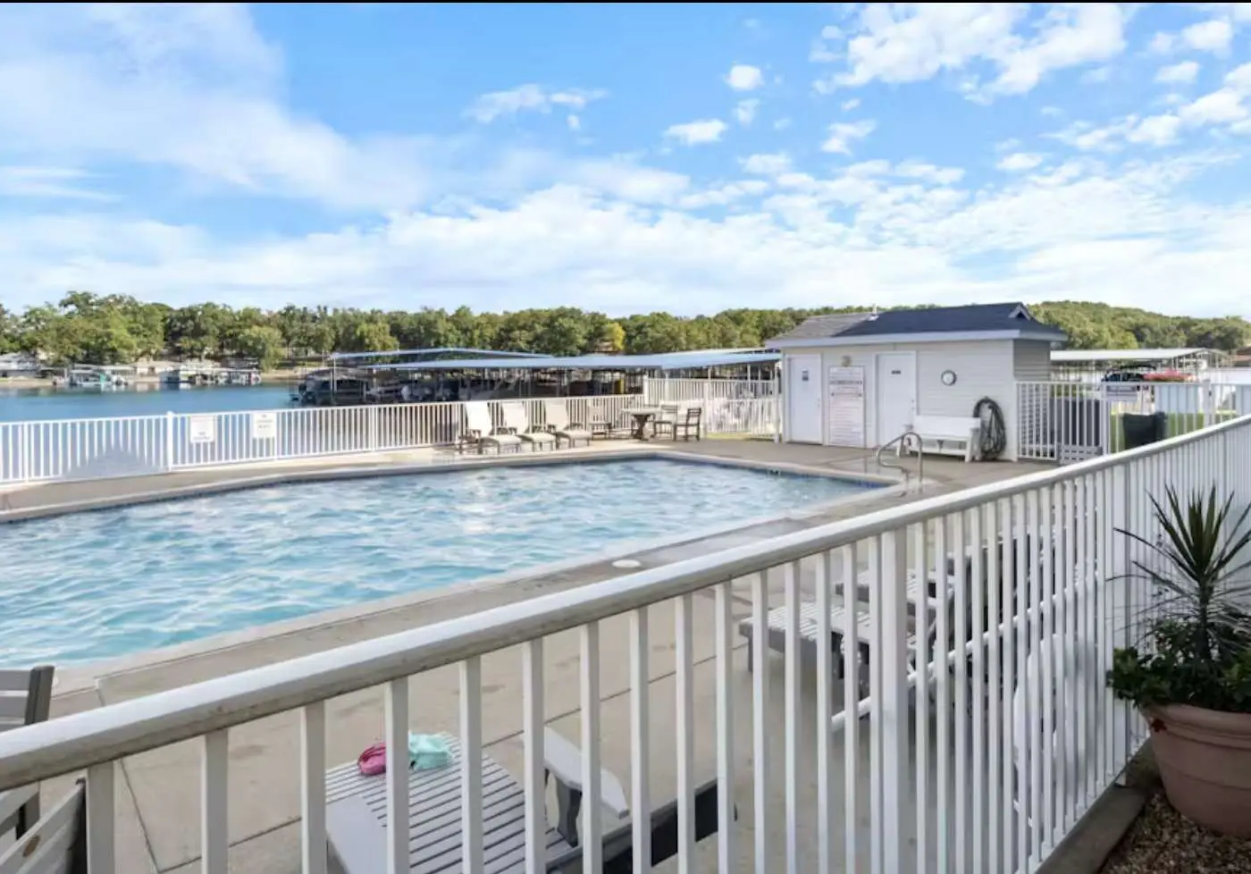 Bright 4BR Condo - Lake View - GAS FIREPLACE