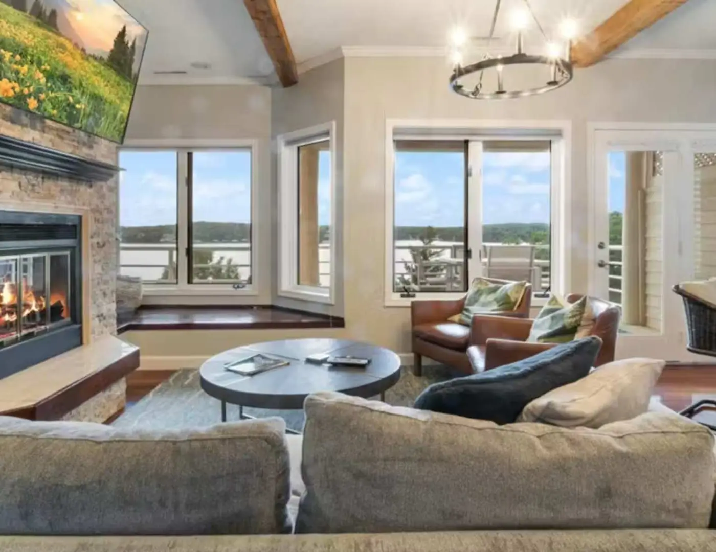 Stylish 2BR Condo - LAKE VIEW - Lake Ozark