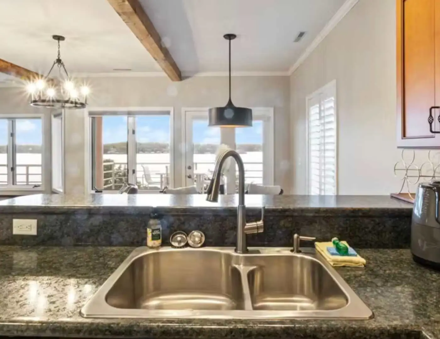 Stylish 2BR Condo - LAKE VIEW - Lake Ozark