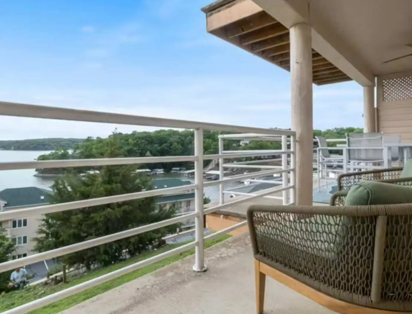 Stylish 2BR Condo - LAKE VIEW - Lake Ozark