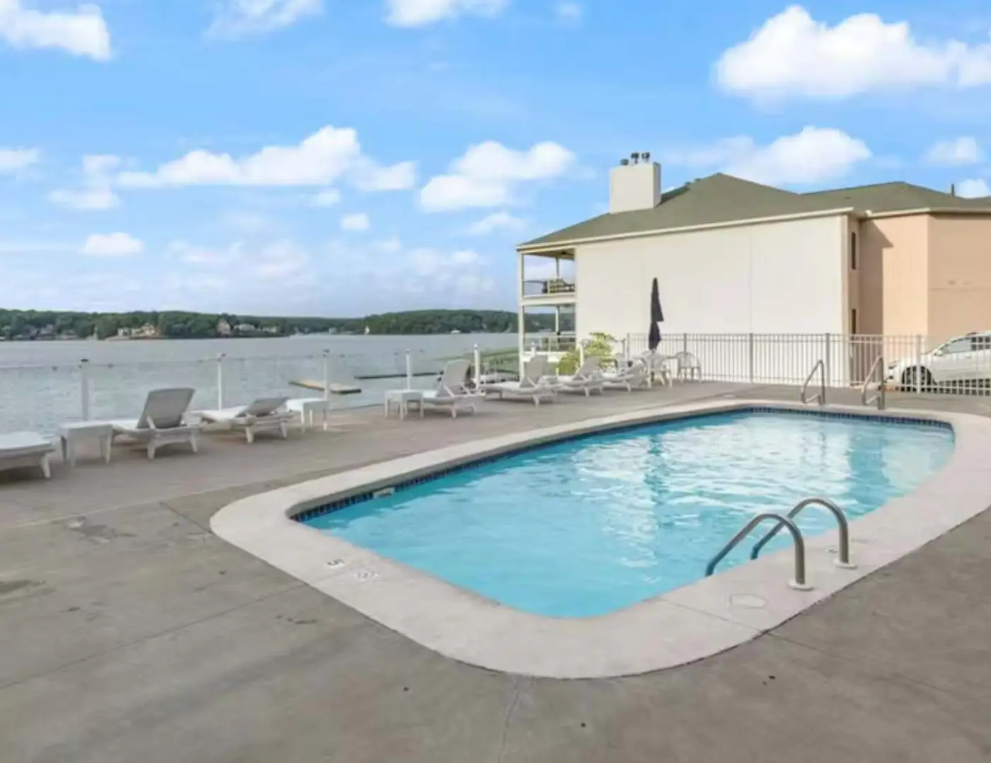 Stylish 2BR Condo - LAKE VIEW - Lake Ozark