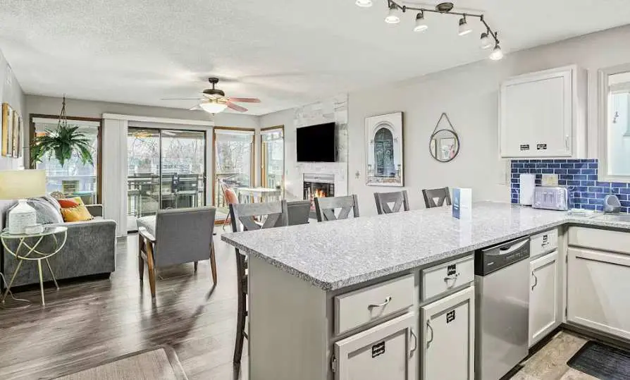 LAKE VIEW - 2BR Condo - Modern Luxury, Lake Ozark