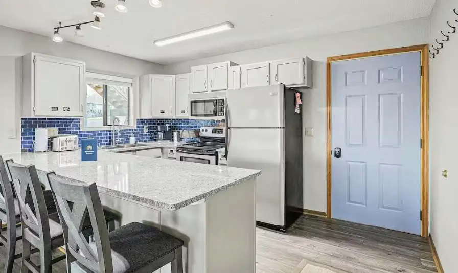 LAKE VIEW - 2BR Condo - Modern Luxury, Lake Ozark