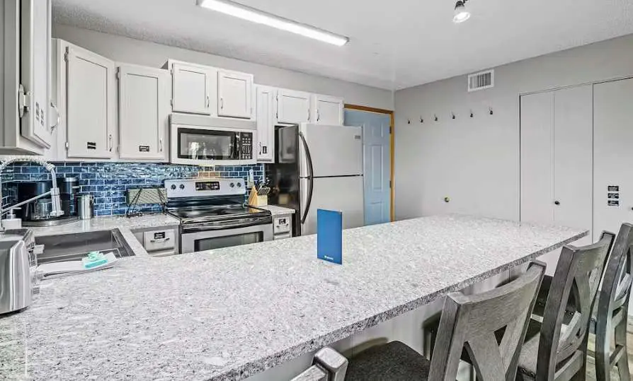 LAKE VIEW - 2BR Condo - Modern Luxury, Lake Ozark
