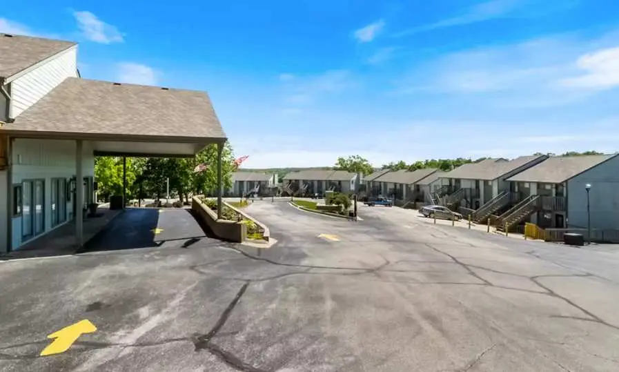 LAKE VIEW - 2BR Condo - Modern Luxury, Lake Ozark