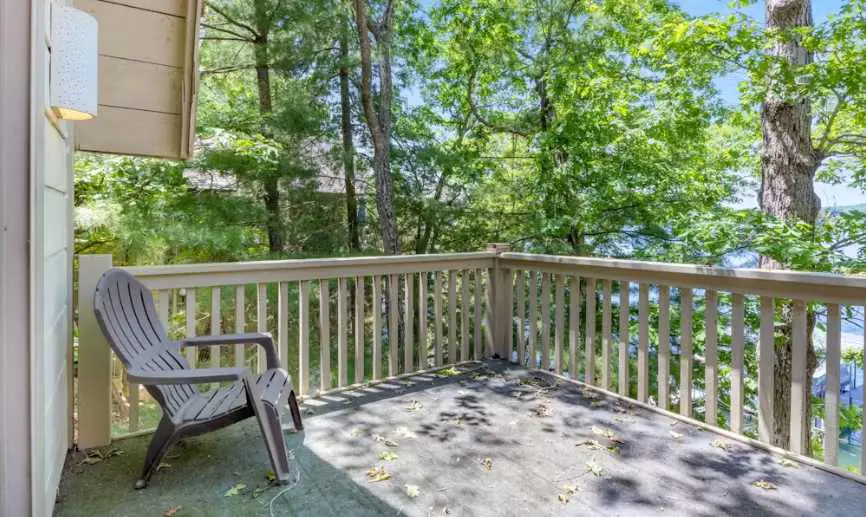 Rustic 5BR Lakefront - Dock & POOL - Osage Beach