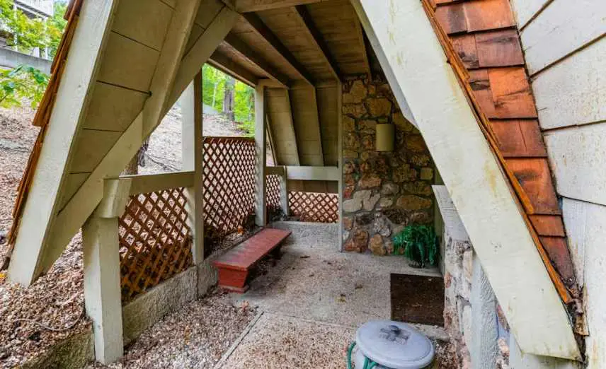 Rustic 5BR Lakefront - Dock & POOL - Osage Beach