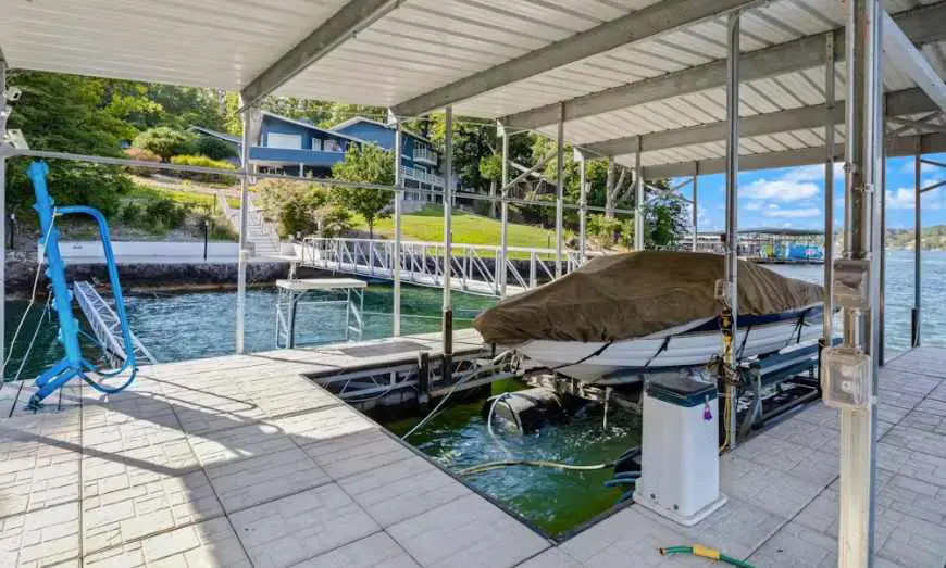Stylish 5BR Lake Home - LAKE VIEWS - Private Dock