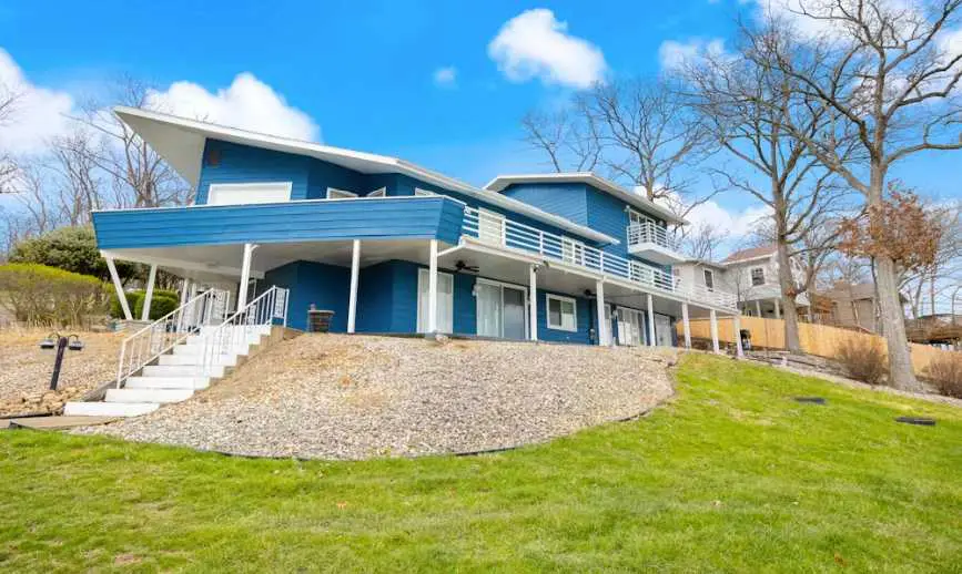 Stylish 5BR Lake Home - LAKE VIEWS - Private Dock