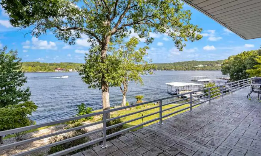 Stylish 5BR Lake Home - LAKE VIEWS - Private Dock