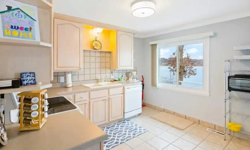 Stylish 5BR Lake Home - LAKE VIEWS - Private Dock