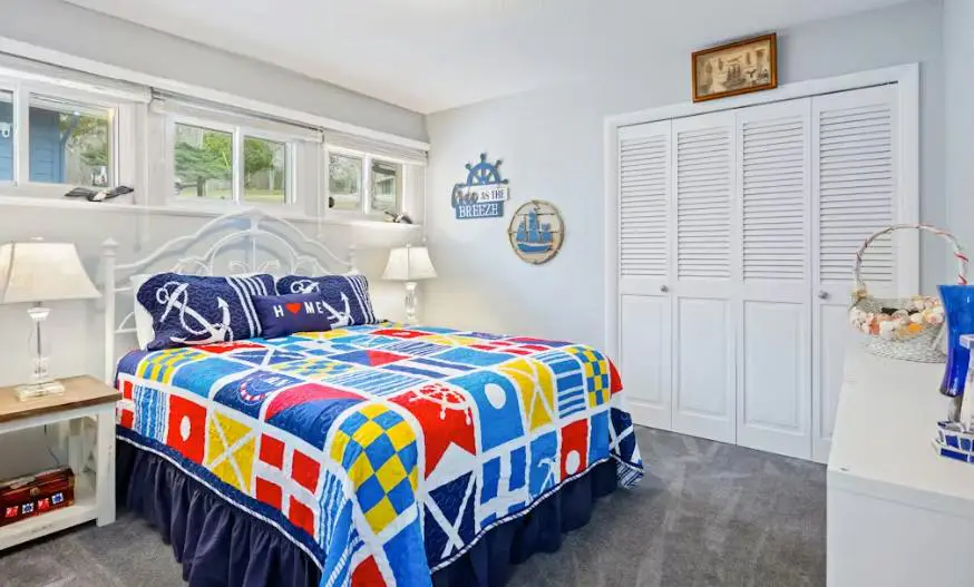Stylish 5BR Lake Home - LAKE VIEWS - Private Dock