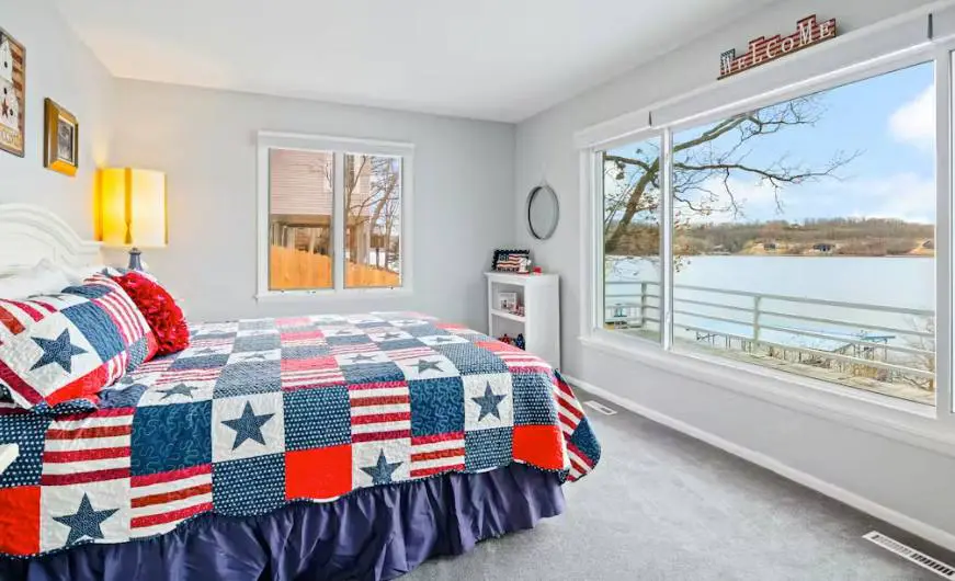 Stylish 5BR Lake Home - LAKE VIEWS - Private Dock