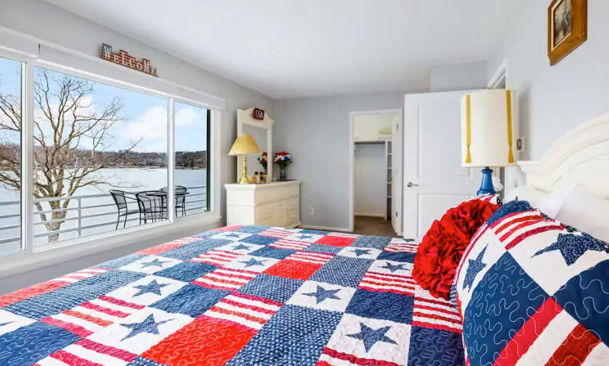 Stylish 5BR Lake Home - LAKE VIEWS - Private Dock