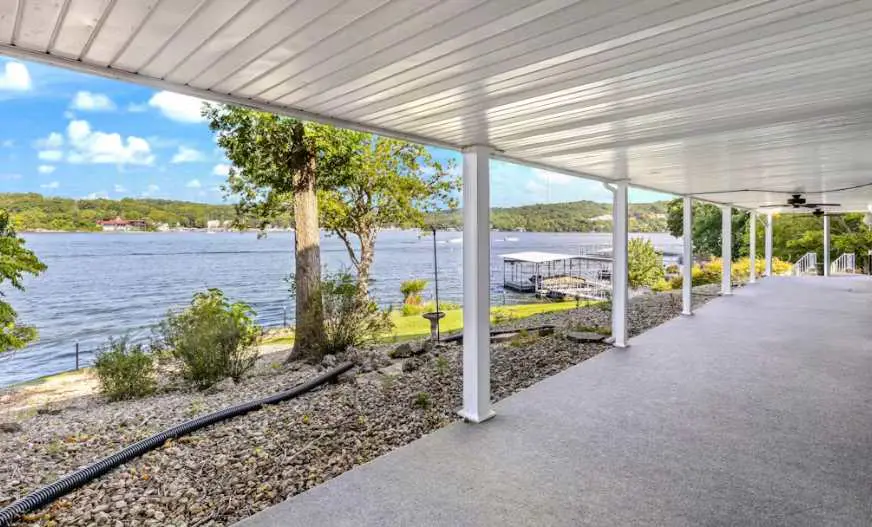 Stylish 5BR Lake Home - LAKE VIEWS - Private Dock