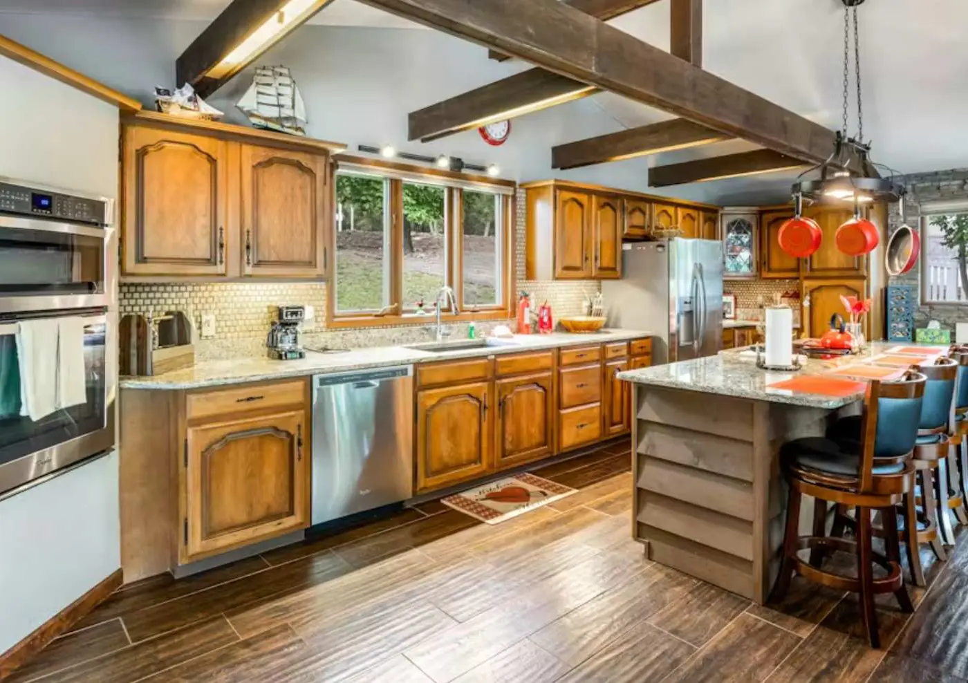 Rustic 3BR Lake House - LAKE VIEW - Lake Ozark