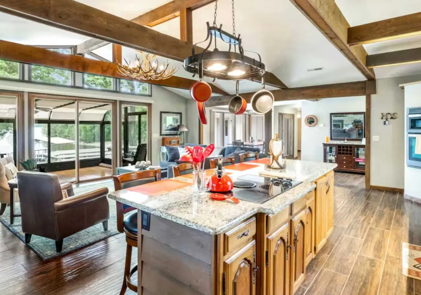 Rustic 3BR Lake House - LAKE VIEW - Lake Ozark